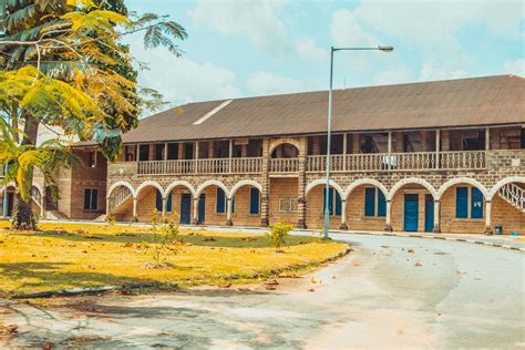  El Museo Nacional de Calabar: ¡Un viaje fascinante por la historia y cultura de Nigeria!